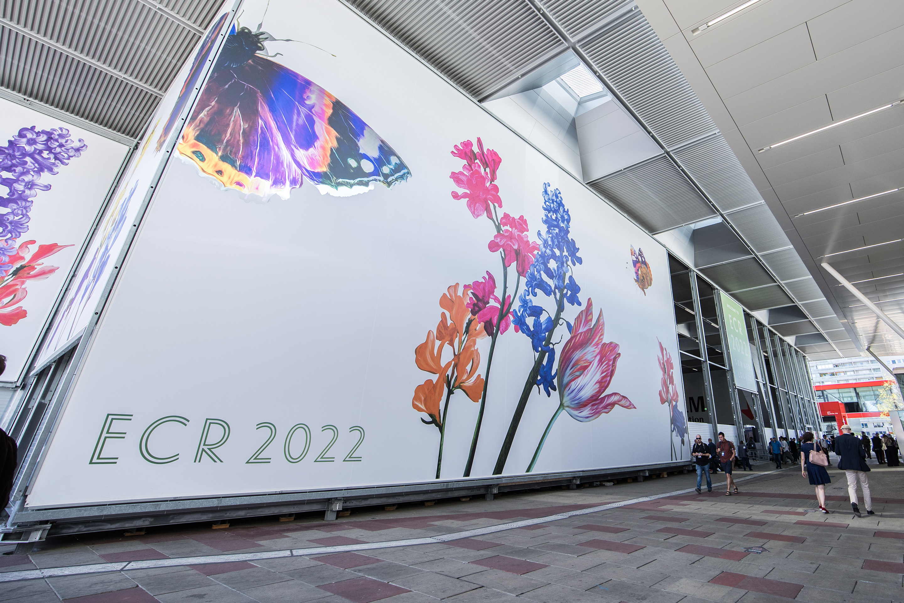 Foto: Halle X5 donauSEGEL mit Besuchern während des ECR 2022 im Austria Center Vienna